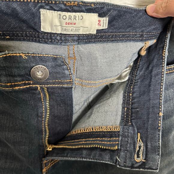 Torrid women’s jeans, medium wash, light distressing luxes slim boot plus size - Picture 3 of 14